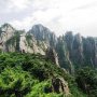 Menyibak Pesona Magis Gunung Huangshan di China