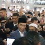 Warga Berebut Selfie dengan Jokowi, Usai Sholat Ied di Masjid Istiqlal