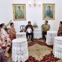 Silaturahmi Temui Sultan Hamengkubuwono X, Jokowi Ajak Jan Ethes