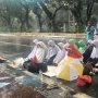 Doa Ustazah di Depan MK: Hancurkan Orang-orang yang Ingin Hancurkan Islam