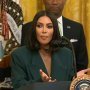 Kocak tapi Serem, Kim Kardashian Terlihat Punya 6 Jari Kaki