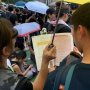 Salut, Siswa Hong Kong Kedapatan Belajar di Tengah Protes Besar-besaran