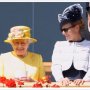 Diprotes Pecinta Hewan, Ratu Elizabeth II Kini Pakai Mantel Bulu Imitasi