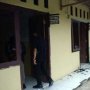 Cari Pelaku Pembunuh Ketua DPC PPP Batanghari, Massa Rusak Mapolsek Bathin