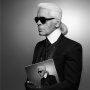 Mengenang Mendiang Karl Lagerfeld dalam Pertunjukan Fashion Memukau