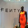 Manekin Fenty dapat Pujian dari Warganet, Bentuknya Tidak Biasa