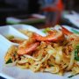 Serupa tapi Tak Sama, Sensasi Menyantap 3 Kuliner Mirip Kwetiau di Asia