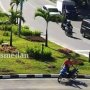 Kesal Mesin Mogok, Emak-emak di Medan ini Banting Motornya