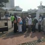 Demo di MK Tak Sudah-sudah, Banyak Massa yang Kebelet Buang Hajat