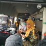 Massa Dilarang Beli Makanan di Dekat MK, Pedagang: Tuh Enggak Apa-apa