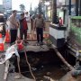 Jembatan Mampang Amblas, Jalan Raya Sawangan Depok Terputus Pagi Ini