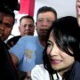 Vanessa Angel Bebas Langsung Peluk Tante dan Asistennya