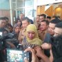 Dua Kali Mangkir Sidang Suap, Khofifah: Besok Insyaallah Saya Hadir