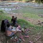 Berwisata di Sungai Ciliwung yang Surut