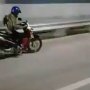 Pemotor Nekat Lewat Jalan Tol, Warganet Malah Sanjung Suzuki