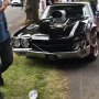 Kebanyakan Gaya, Mobil Ini Tabrak Pohon Saat Baru Keluar Parkiran