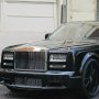 Rolls-Royce Salahi Kodrat Pakai 'Kaki Raksasa', Warganet: Malah Gagal Mewah