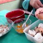Inovatif: Yuk, Coba Bedak Tabur dari Kulit Telur