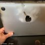 Sedang Tak Digunakan, MacBook Pro Milik Pria Ini Meledak dan Berlubang