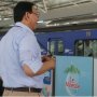 Gaya Santai Ahok saat Naik MRT