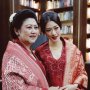 Kangen Memo, Putri Aliya Rajasa Tempelkan Telinga di Makam Ani Yudhoyono