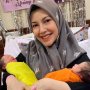Ratna Galih Belajar Menyusui 2 Bayinya Sekaligus, Perhatikan 3 Hal Ini