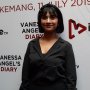 Nyanyi untuk Bibi, Mik Vanessa Angel Malah Bikin Salah Fokus