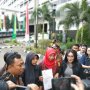 Baiq Nuril Serahkan Surat Permohonan Penangguhan Penahanan ke Jaksa Agung