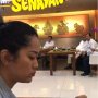 Lagi Makan, Prisia Nasution Grogi Dilihatin Jokowi dan Prabowo