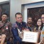 Sambangi Istana, Baiq Nuril Serahkan Surat Permohonan Amnesti ke Jokowi