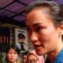 Tumpengan di Penjara, Atiqah Kasih Kabar Gembira ke Ratna Sarumpaet