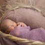 Bayi yang Baru Lahir Harus Dibedong agar Kaki Lurus, Mitos atau Fakta?