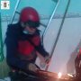 Nekat, Pemuda ini Bakar Lubang Tangki Bensin Motor Untuk Nyalakan Rokok