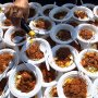 Asik, 4 Ribu Porsi Toge Goreng Dibagikan Gratis di Bogor