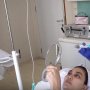 Wajah Berdarah-Darah, Luna Maya Jalani Facial Vampire Biar Cantik