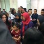 Ajak Anak ke DPR, Baiq Nuril Harapkan Amnesti jadi Kado Buah Hatinya