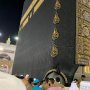 Haram! Jemaah Haji Perempuan Rebutan Cium Hajar Aswad dengan Lelaki