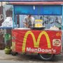 Kreatif! Penjual Mendoan Ini Perkenalkan McDonald's dengan Kearifan Lokal