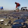 Minyak Pertamina Tumpah, Pantai Sedari Karawang Tercemar