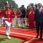 Senyum Jokowi saat Sambut Putra Mahkota Abu Dhabi