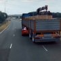 Duh, Video Ferrari Lewat Kolong Truk Ternyata Tak Asli, Ini Faktanya