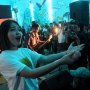 Geisha Hibur Pejalan Kaki di Terowongan Jalan Kendal