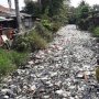 Viral Kali Bahagia, Pemkab Kerahkan Petugas Gabungan Bersihkan Sampah