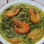 Racikan Pas Gulai Pakis Udang, Paket Lengkap Bikin Nagih