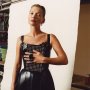Memesona, Ini Gaya Kate Moss di Koleksi Terbaru Alexander McQueen