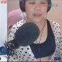 Ketahuan Pakai Filter, Vlogger Seksi Ini Ternyata Nenek-Nenek 58 Tahun