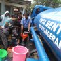 Air untuk MCK Langka Karena Pemadaman PLN, Warga Gondrong Bongkar Pipa PDAM