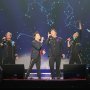 Tampil Spektakuler Sejak Lagu Pertama, Westlife Puji Fans Indonesia