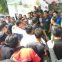 Tak Ada Jawaban, Ratusan Driver di Semarang Segel Kantor GoJek