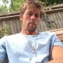 Sering Dikira Brad Pitt, Tukang Bangunan Ini Punya Banyak Penggemar